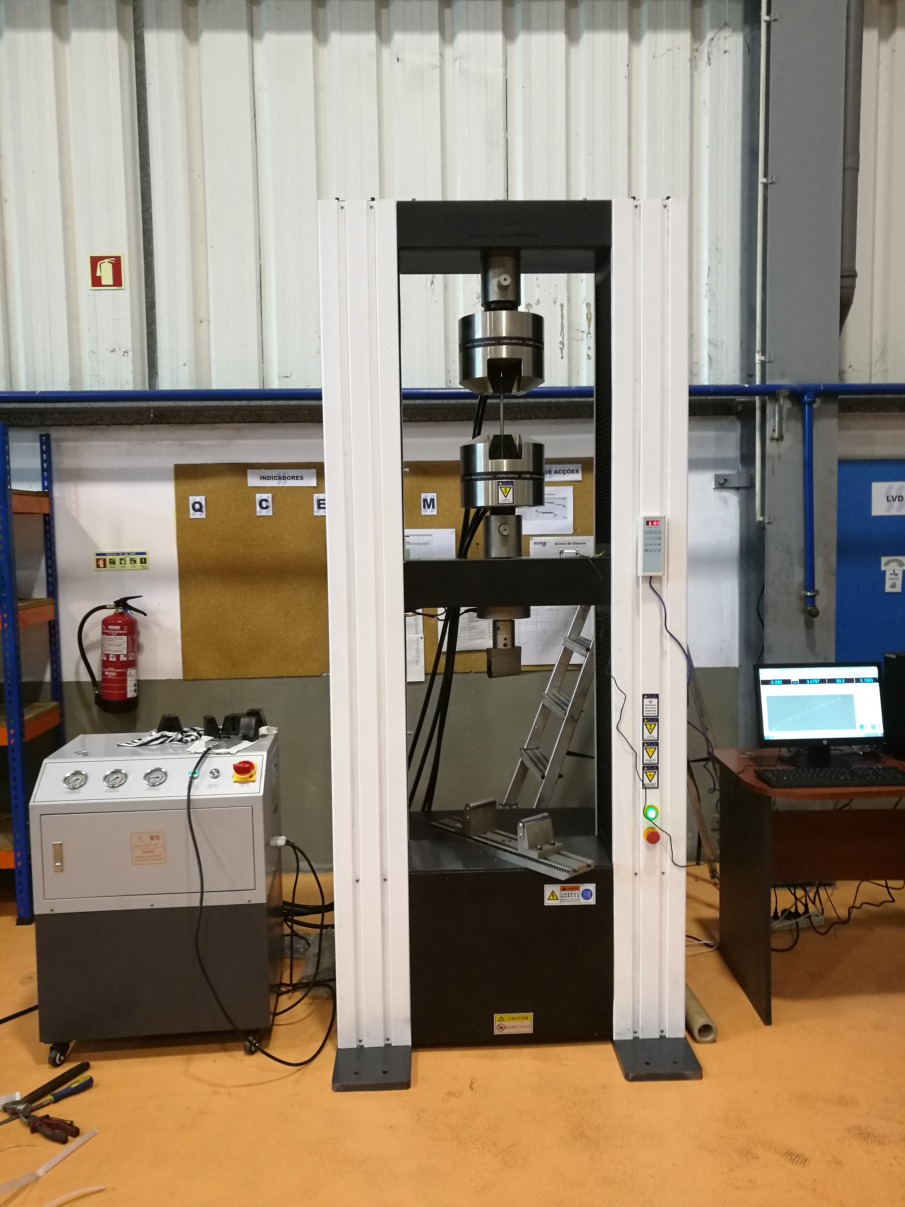 人工韌帶拉伸試驗(yàn)機(jī)